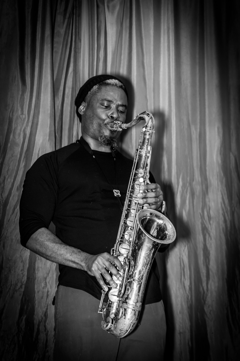 THE SAXOPHONIST Official Website Now&nbsp;Live!